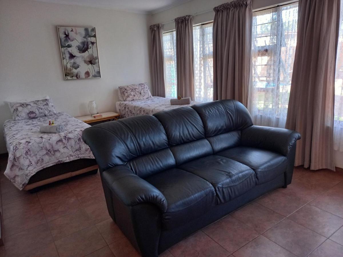 White Rose Guest House Vanderbijlpark Habitación foto