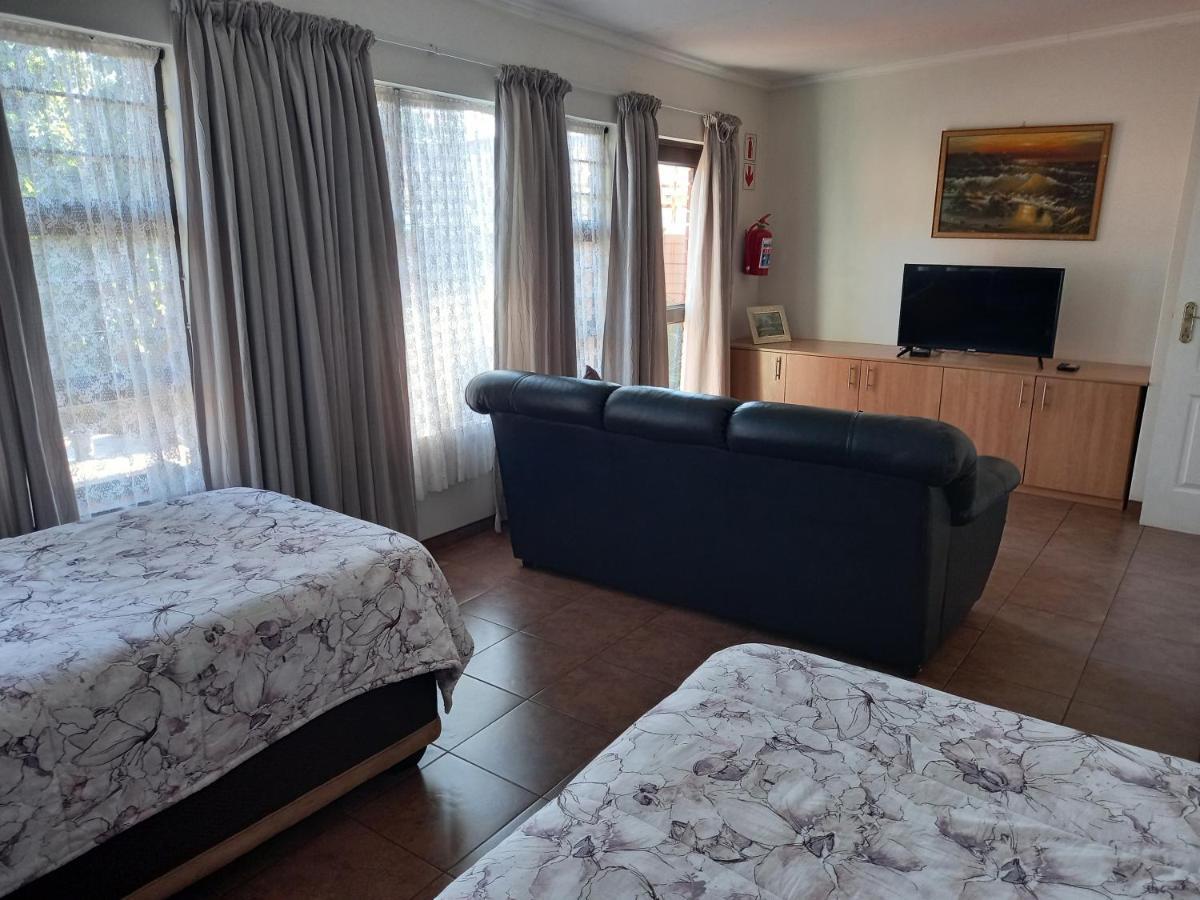 White Rose Guest House Vanderbijlpark Habitación foto